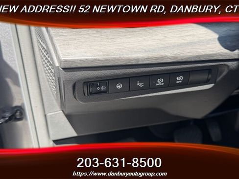 Used 2023 Nissan Ariya AWD image 26