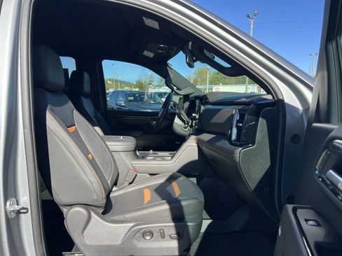 Used 2024 GMC Sierra 2500 AT4 w/ AT4 Preferred Package image 14