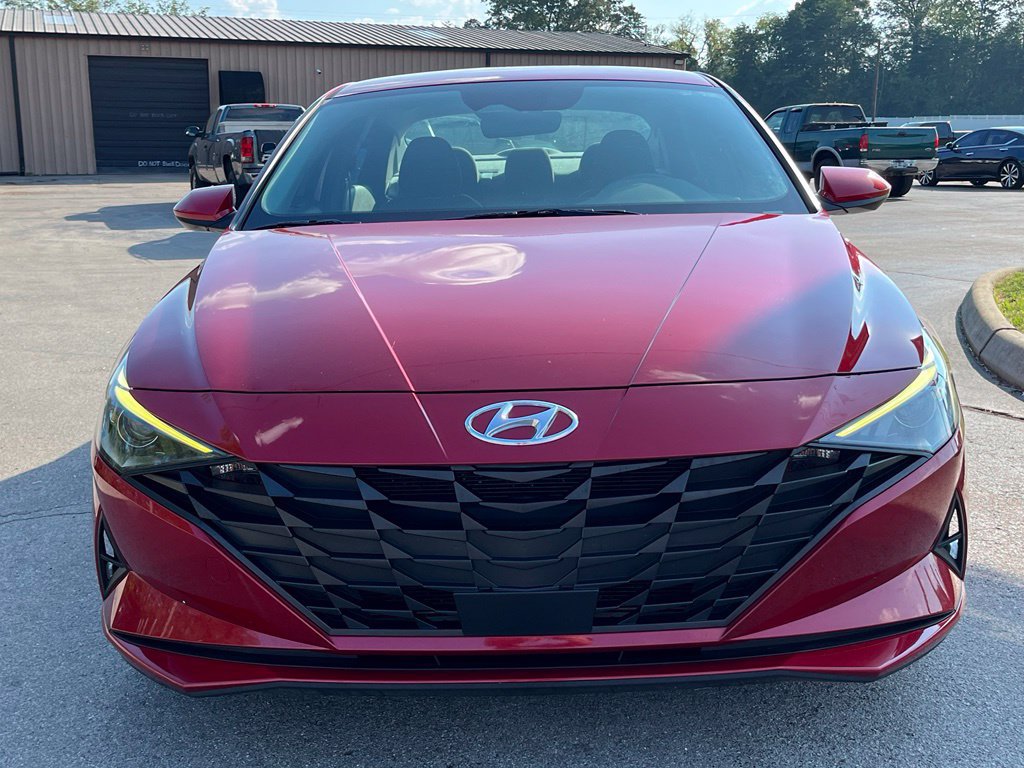 Used 2023 Hyundai Elantra SEL w/ Convenience Package FWD image 3