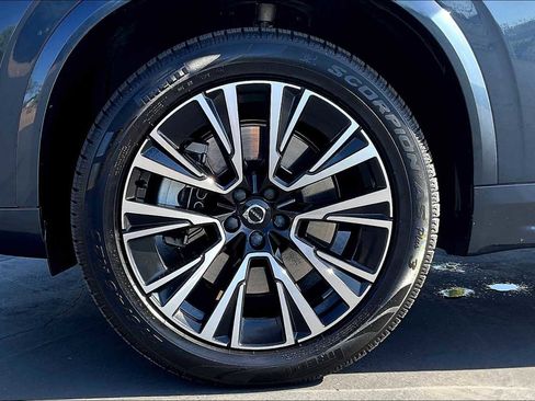 Used 2023 Volvo XC90 T8 Core image 12