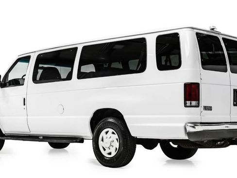 Used 2001 Ford E-350 and Econoline 350 XLT image 4