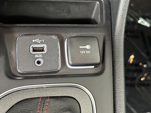 Used 2022 Jeep Cherokee Trailhawk image 23