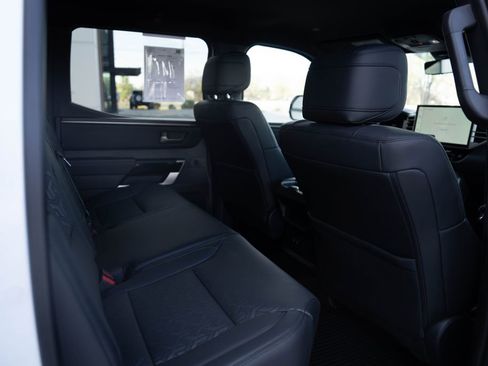 Used 2025 Toyota Tundra Limited AWD/4WD image 13