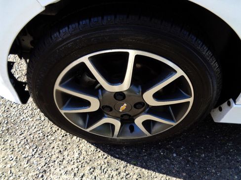 Used 2014 Chevrolet Spark LT image 24