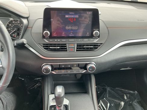 Used 2021 Nissan Altima 2.5 SR FWD image 15
