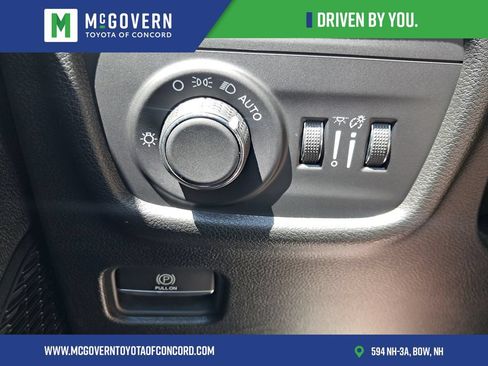 Used 2023 Jeep Grand Cherokee Altitude AWD/4WD image 29