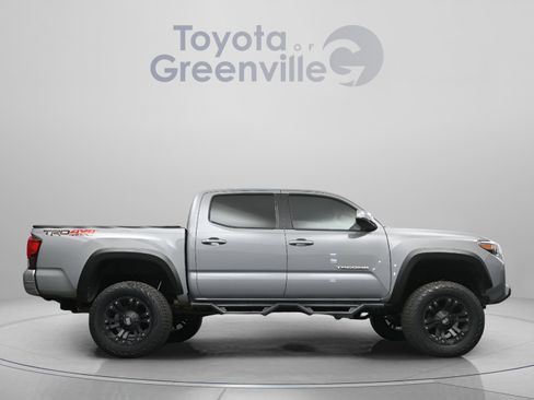 Used 2019 Toyota Tacoma TRD Off-Road image 18