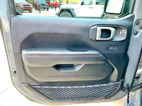Used 2019 Jeep Wrangler Unlimited Rubicon AWD/4WD image 12