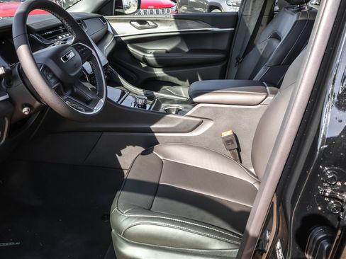 New 2025 Jeep Grand Cherokee Limited w/ Black Appearance Package image 5