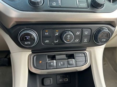 Used 2023 GMC Acadia Denali w/ Denali Technology Package image 19