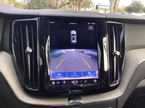 Certified 2022 Volvo XC60 B5 Inscription w/ Climate Package image 25