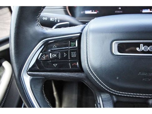 Used 2022 Jeep Grand Cherokee Overland image 18