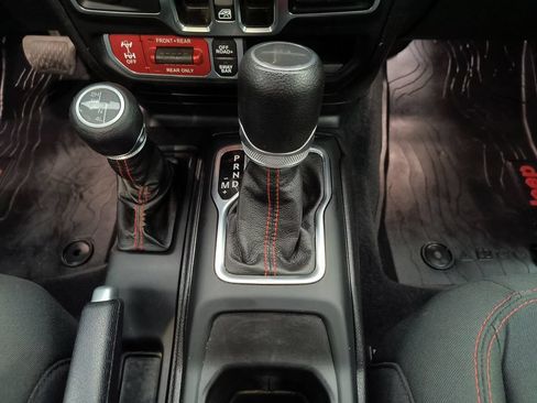 Used 2020 Jeep Gladiator Rubicon AWD/4WD image 14