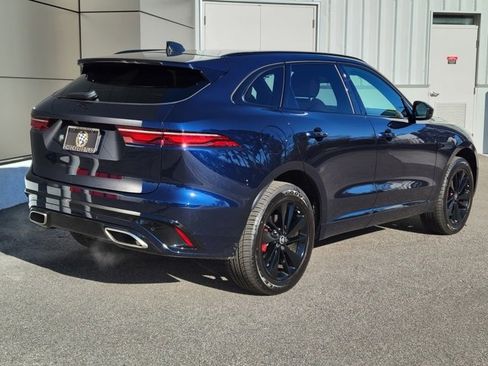 Used 2025 Jaguar F-PACE R-Dynamic S image 4
