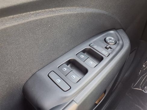 Certified 2025 Hyundai Venue Limited FWD image 15