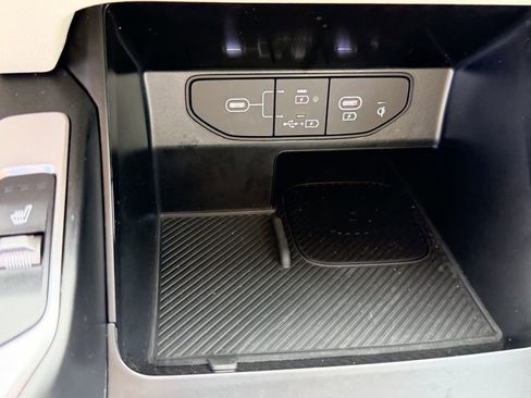 Certified 2025 Kia Sorento S image 27