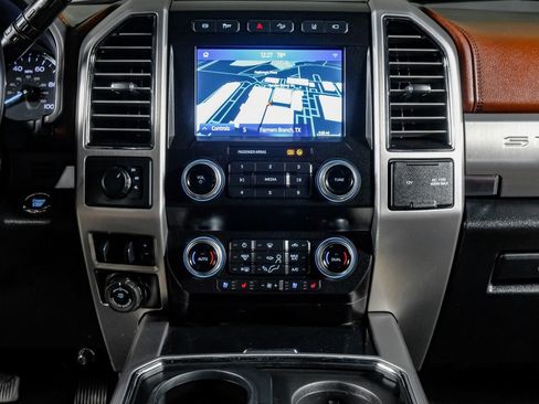 Used 2020 Ford F450 Platinum w/ FX4 Off-Road Package image 23