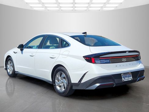 Used 2025 Hyundai Sonata SE FWD image 3