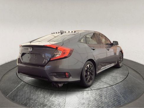 Used 2018 Honda Civic EX image 2