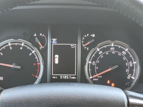 Used 2024 Toyota 4Runner TRD Off-Road image 12