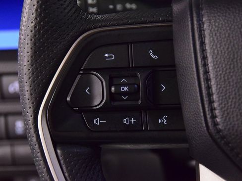 Used 2025 Toyota Tacoma TRD Sport image 21