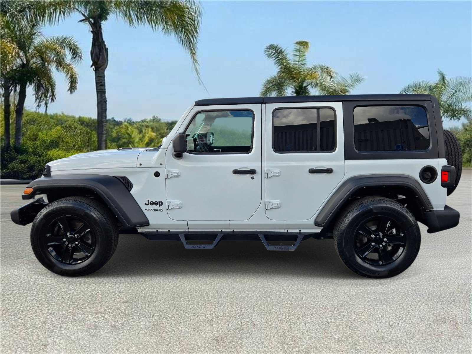 Used 2022 Jeep Wrangler Unlimited Sport AWD/4WD image 2