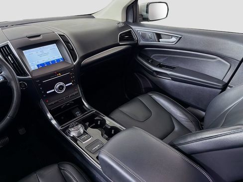 Used 2019 Ford Edge Titanium FWD image 27