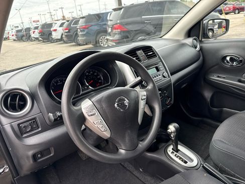 Used 2016 Nissan Versa SV FWD image 8