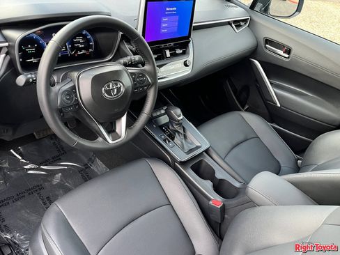 Certified 2026 Toyota Corolla Cross XLE w/ Convenience Package FWD image 19