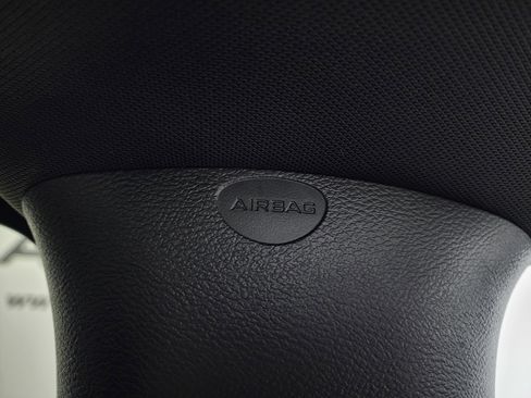 Used 2024 Chrysler Pacifica Limited image 46