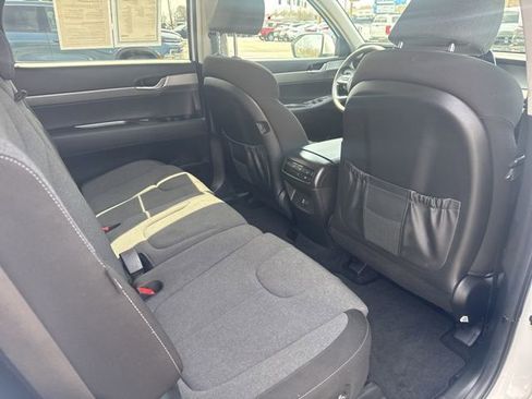 Used 2023 Hyundai Palisade SE image 19