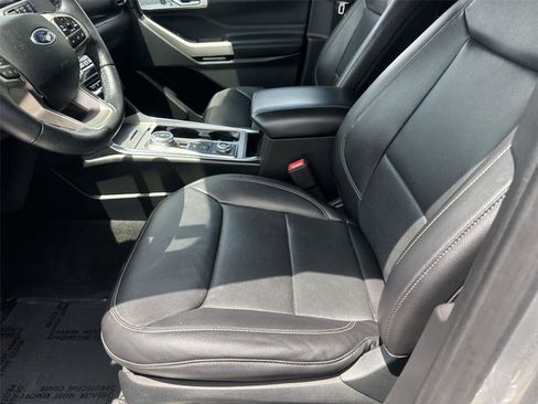 Used 2021 Ford Explorer Limited w/ Equipment Group 301A AWD/4WD image 11