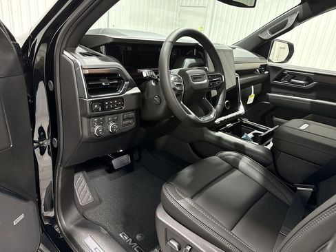 New 2026 GMC Yukon Denali w/ Sun & Power Step Package image 10