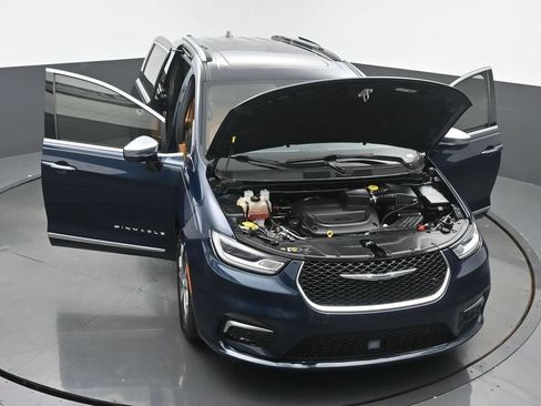 Used 2022 Chrysler Pacifica Pinnacle FWD image 63