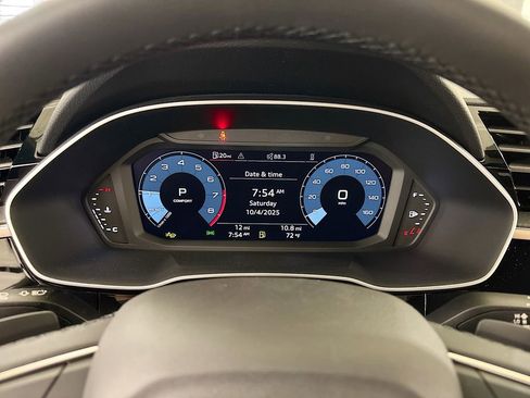 New 2025 Audi Q3 2.0T Premium image 10