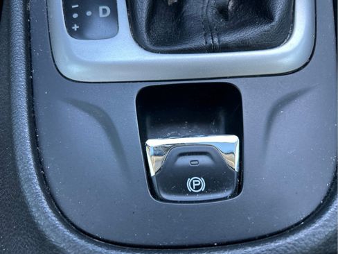 Used 2015 Jeep Cherokee Sport w/ Sport Appearance Group FWD image 31