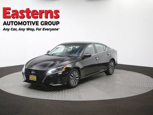 Used 2024 Nissan Altima 2.5 SV FWD image 55