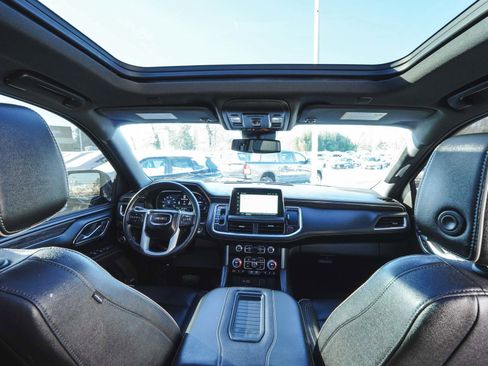 Used 2023 GMC Yukon XL SLT image 43