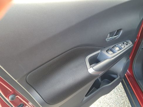 Certified 2021 Nissan Kicks SV FWD image 18