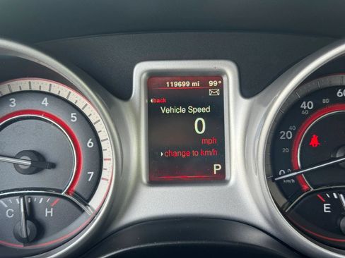 Used 2018 Dodge Journey SE w/ Connectivity Group FWD image 18