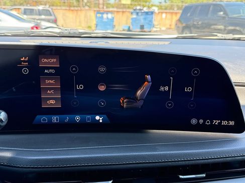 Used 2024 Cadillac XT4 Premium Luxury AWD/4WD image 16