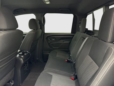 Used 2018 Nissan Titan SV w/ SV Convenience Package RWD image 37