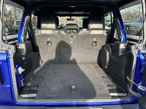 Used 2019 Jeep Wrangler Unlimited Sahara image 12