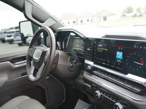 Used 2025 GMC Sierra 2500 SLT w/ SLT Convenience Package image 26