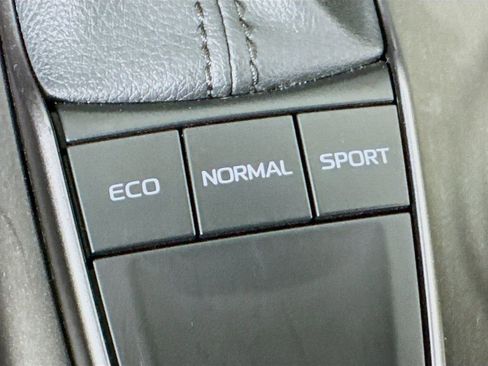 Used 2024 Toyota Camry SE w/ Cold Weather Package image 21