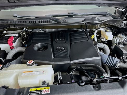 Used 2023 Toyota Tundra Limited image 31