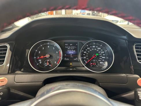 Used 2021 Volkswagen GTI SE FWD image 21