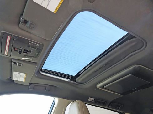 Used 2021 Toyota Sienna XLE w/ XLE Plus Package image 10