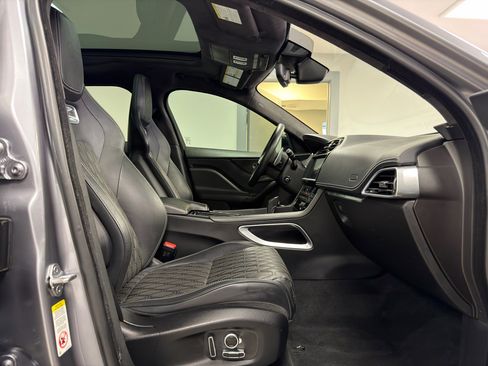 Used 2020 Jaguar F-PACE SVR image 10
