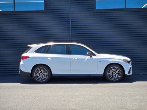 Used 2025 Mercedes-Benz GLC 43 AMG 4MATIC image 9
